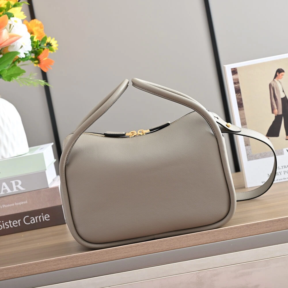 Classic Prada Darling leather handbag 2937
