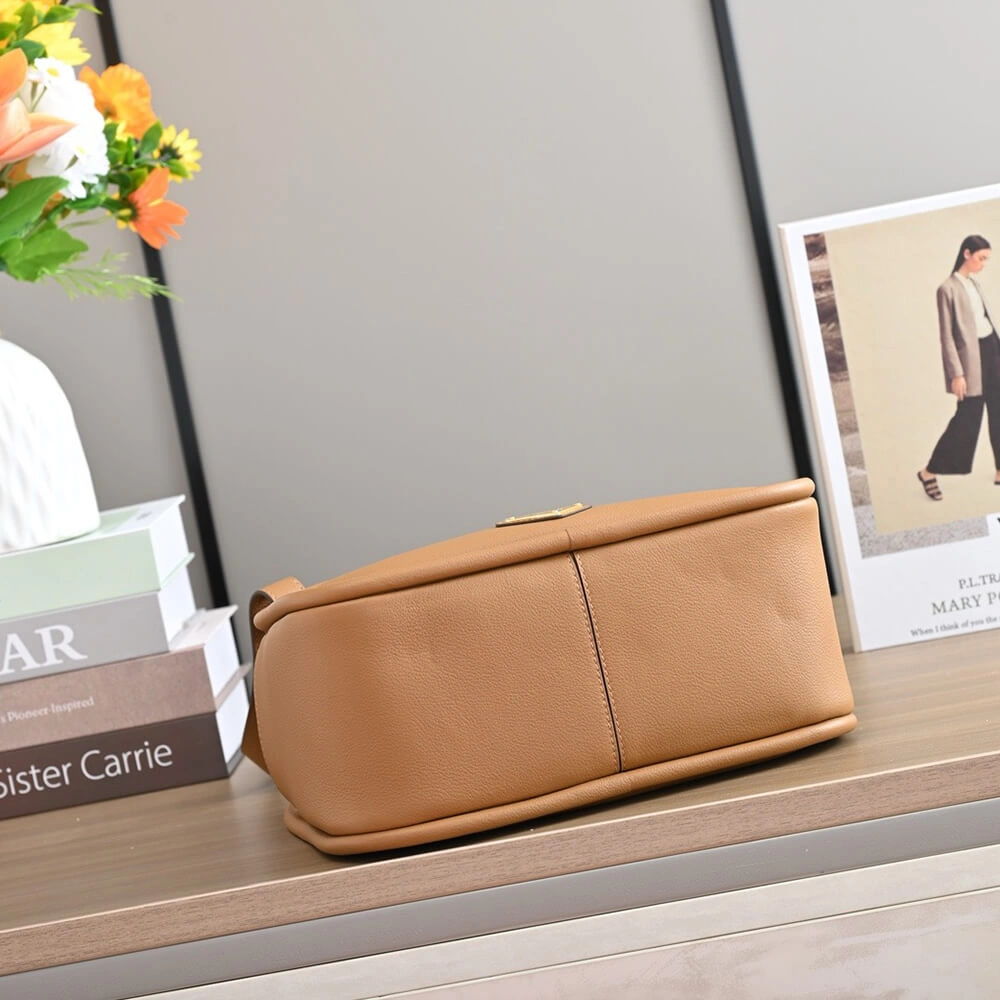 Comfortable Prada Darling leather handbag 2898