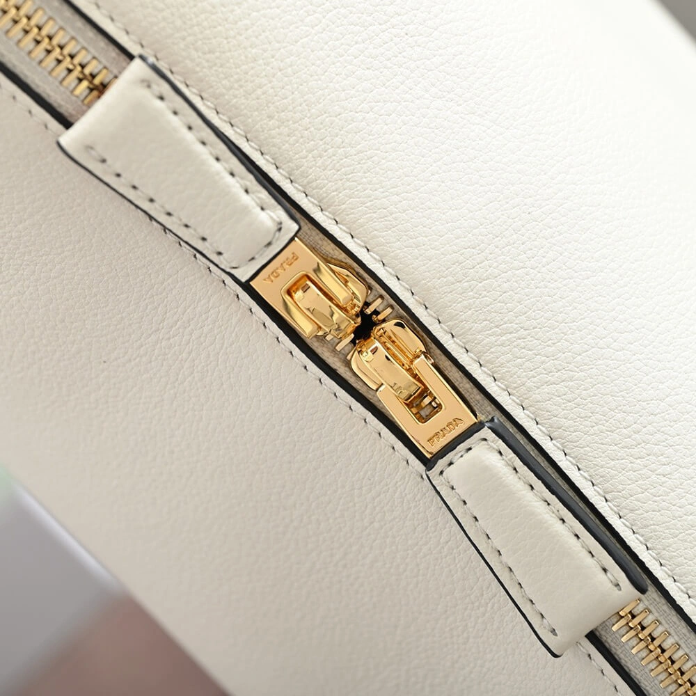 Prada Darling leather handbag Breathable 2894