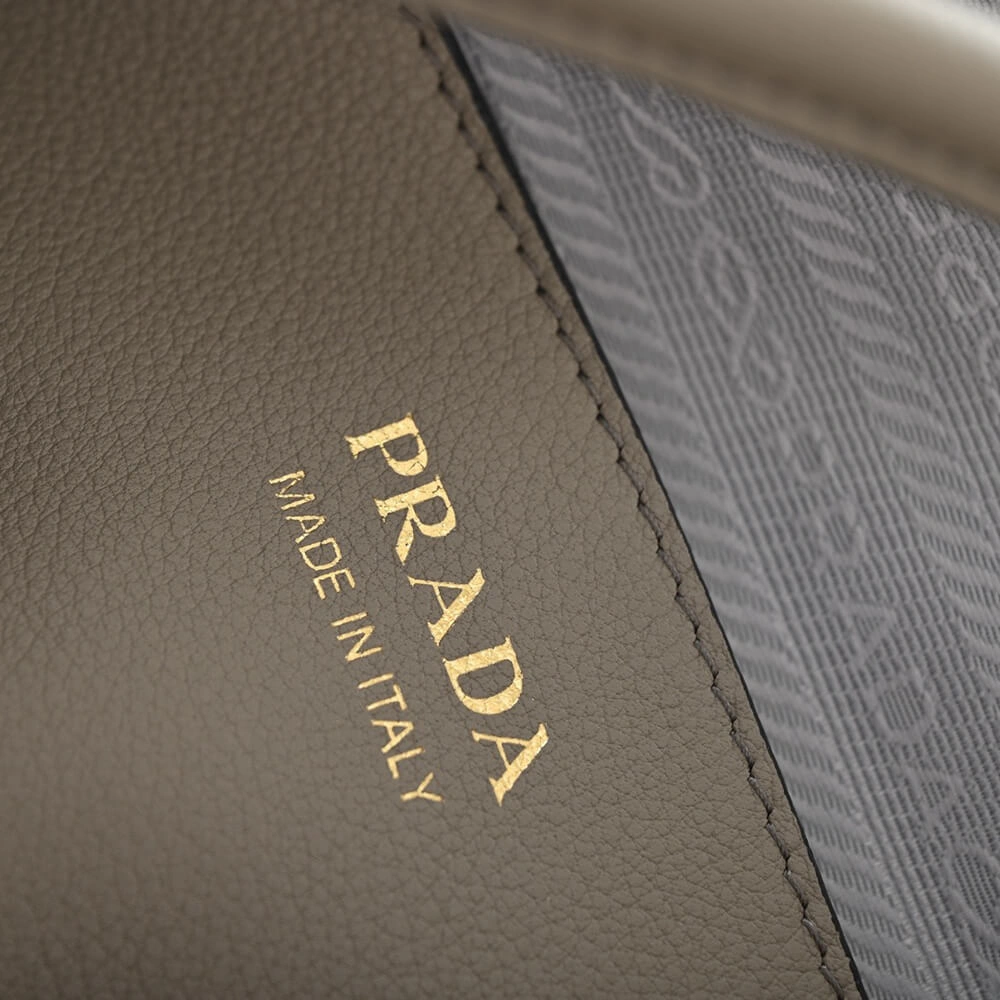 Classic Prada Darling leather handbag 2937