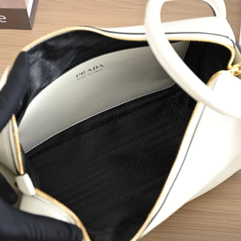 Prada Darling leather handbag Breathable 2894