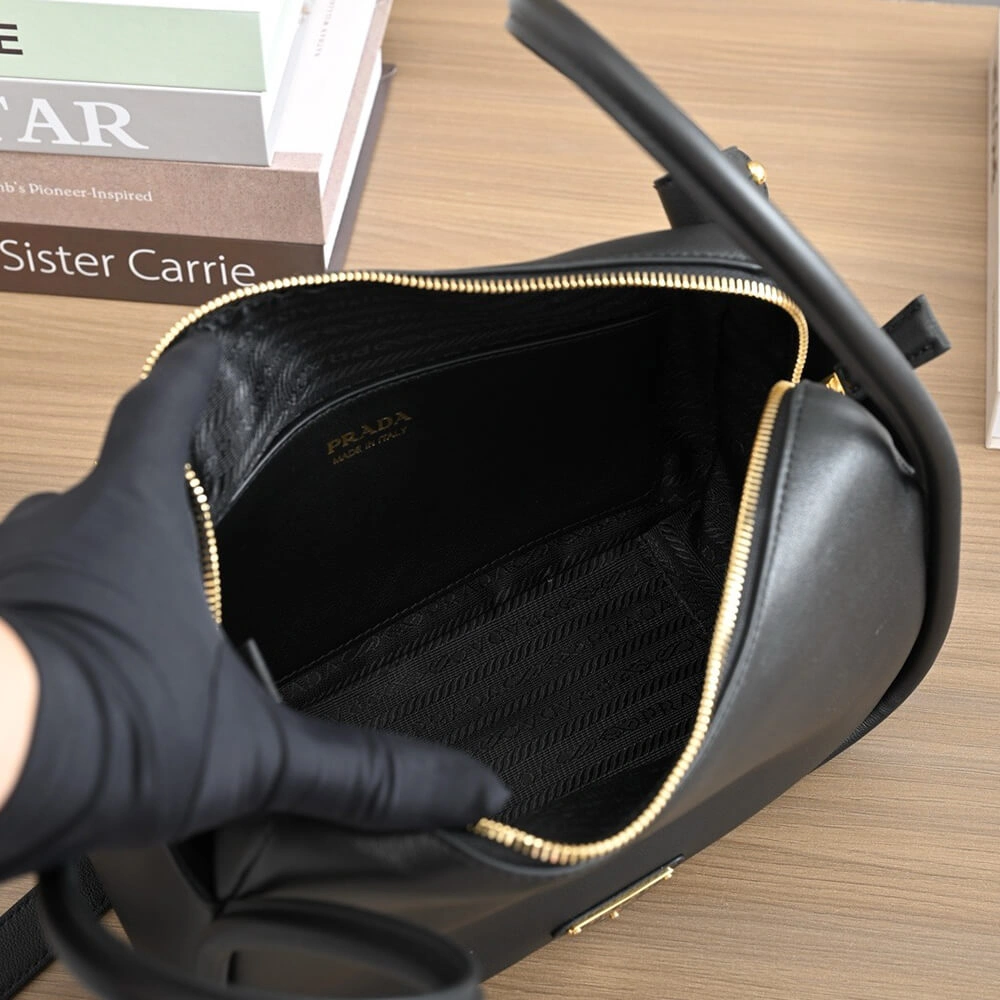 Unisex Prada Darling leather handbag 2969