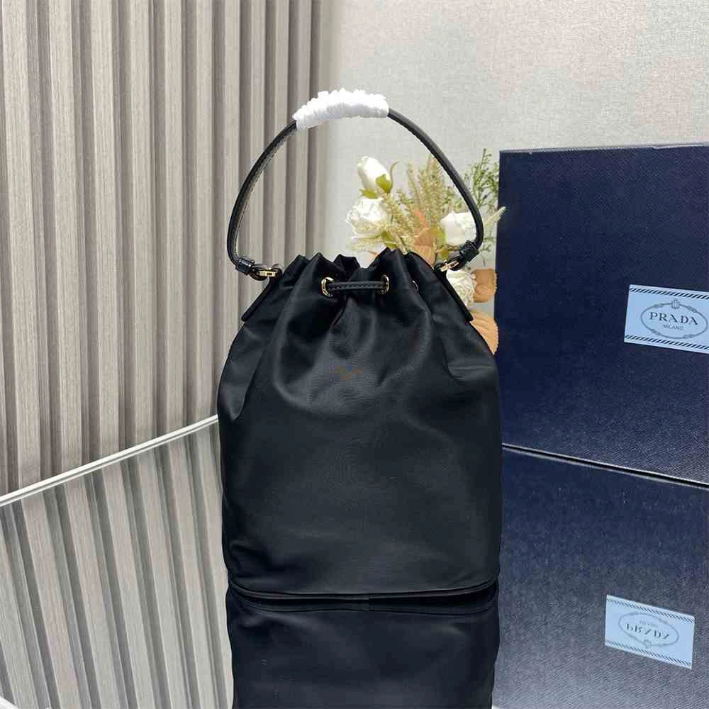 UrbanStyle Prada Duet Re-Nylon bucket bag 2895