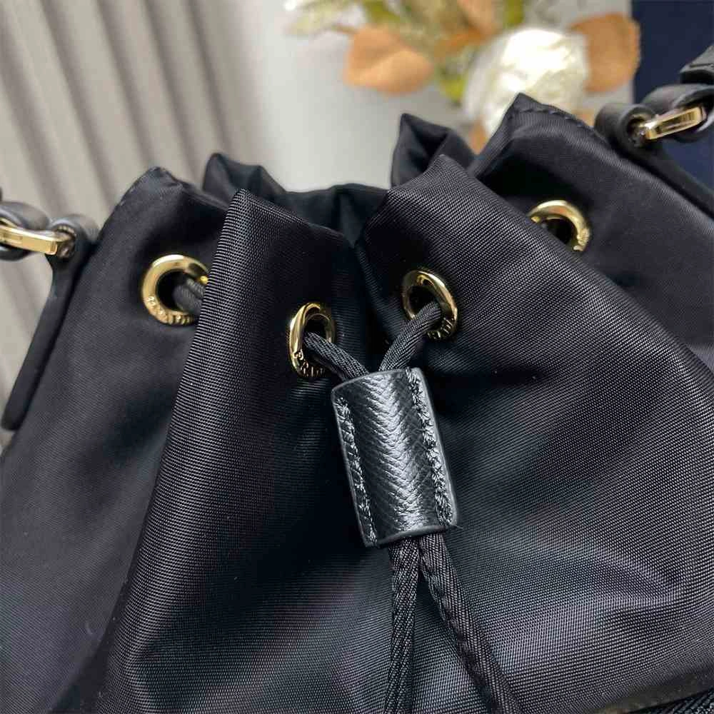 UrbanStyle Prada Duet Re-Nylon bucket bag 2895