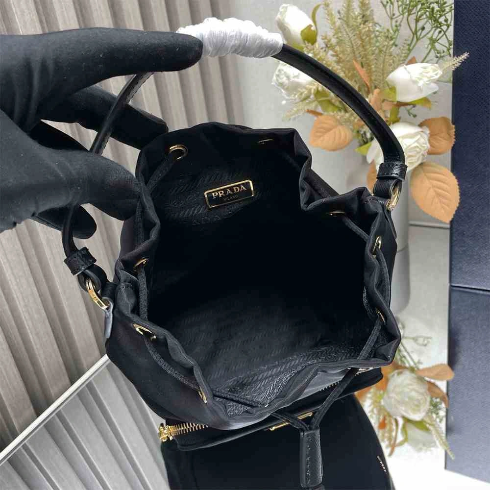 UrbanStyle Prada Duet Re-Nylon bucket bag 2895