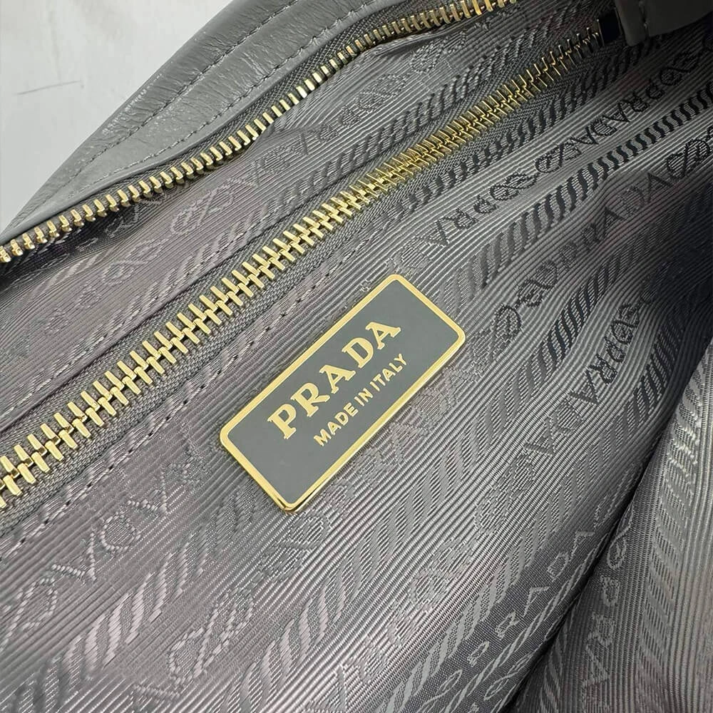 Snug Prada Large leather handbag(high-end grade) 3004