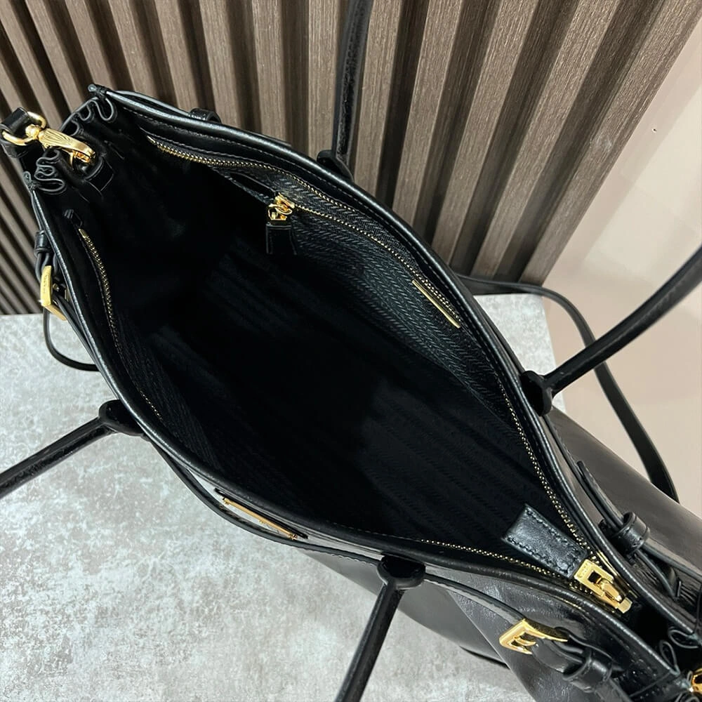 EyeCatching Prada Large leather handbag(high-end grade) 3005