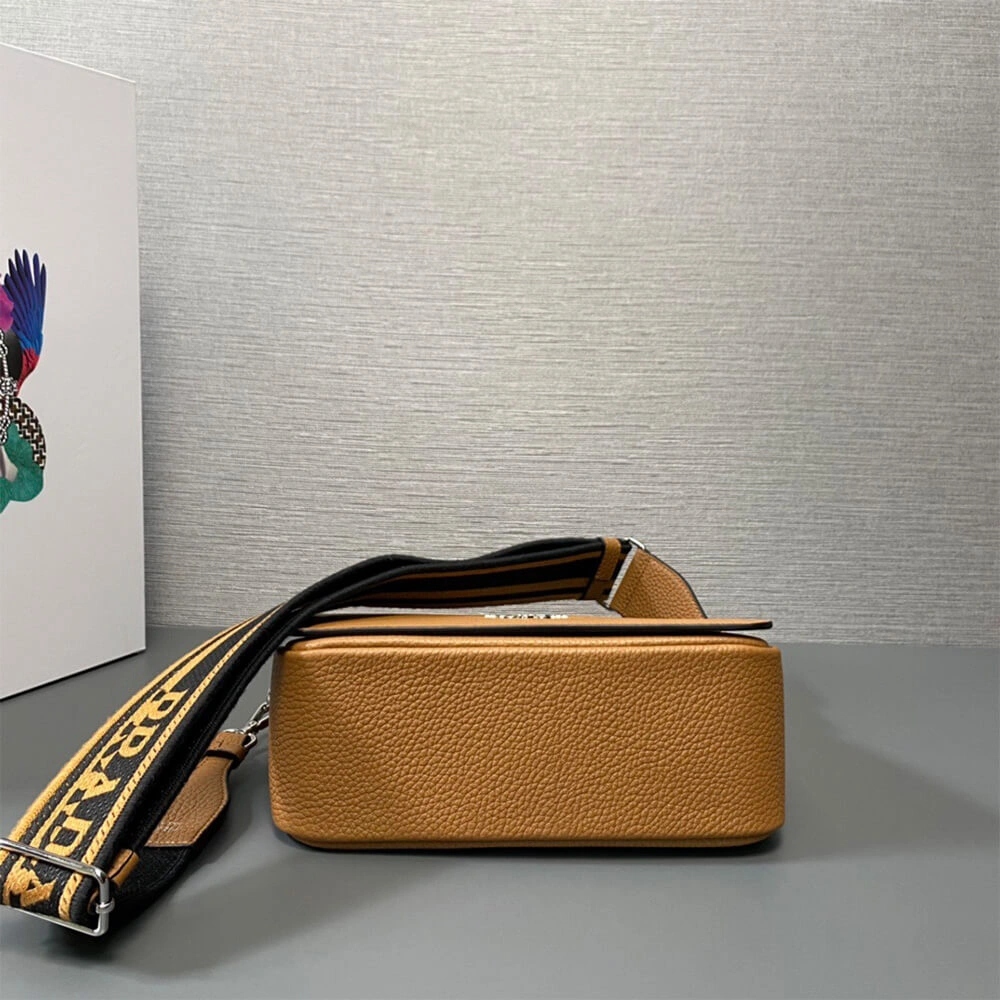 Bold Prada Leather shoulder bag(high-end grade) 3027