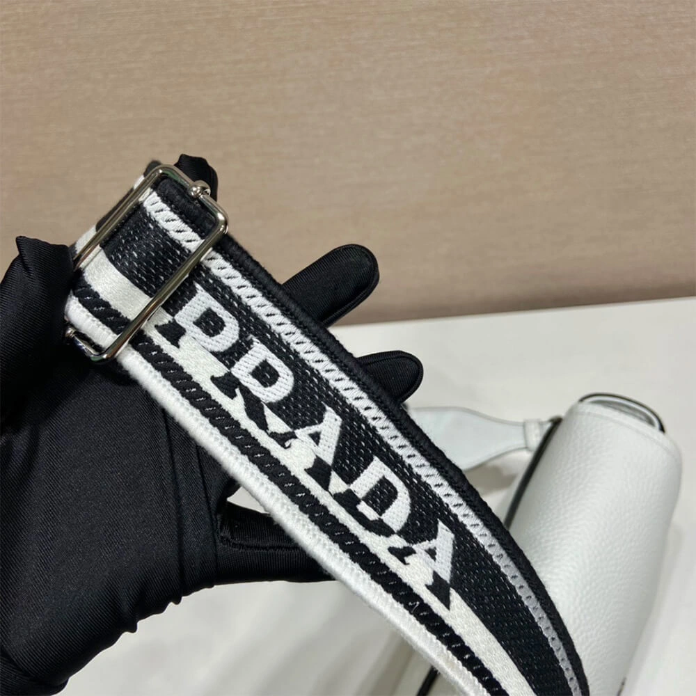 Stylish Prada Leather shoulder bag(high-end grade) 3020
