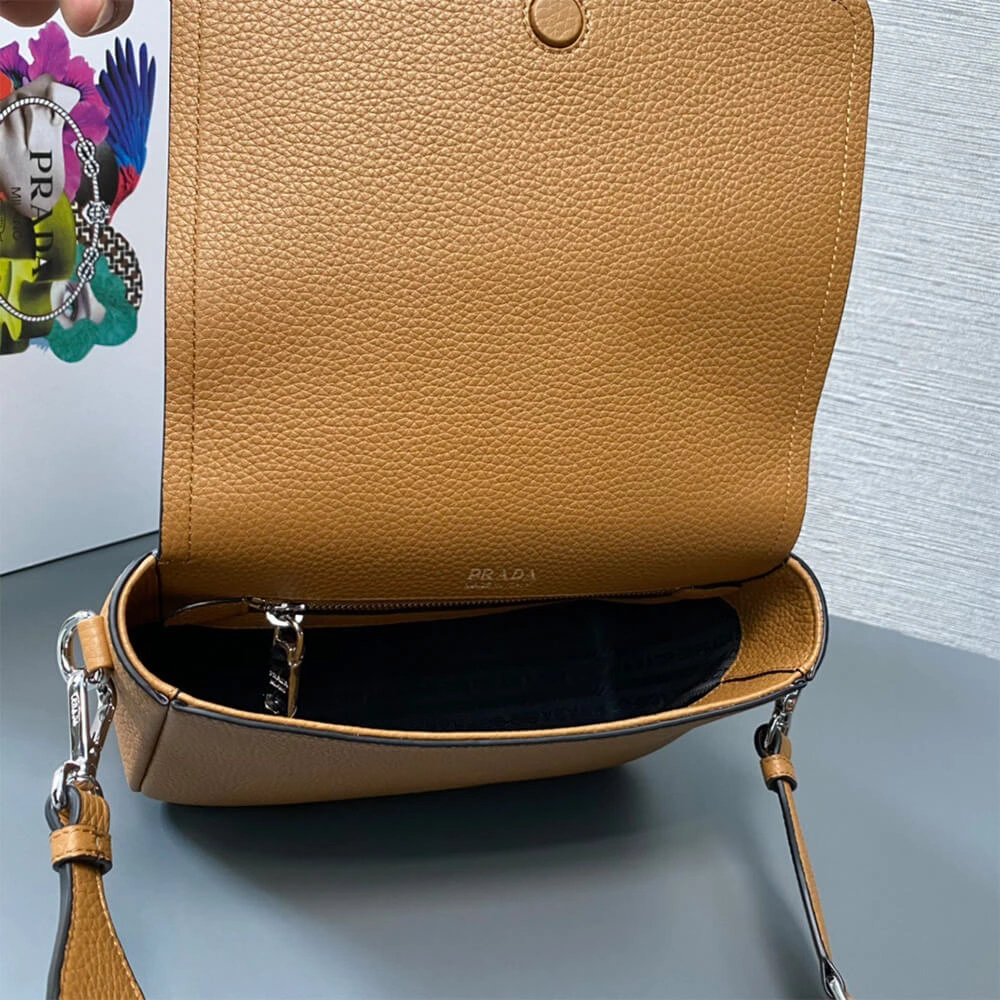 Bold Prada Leather shoulder bag(high-end grade) 3027