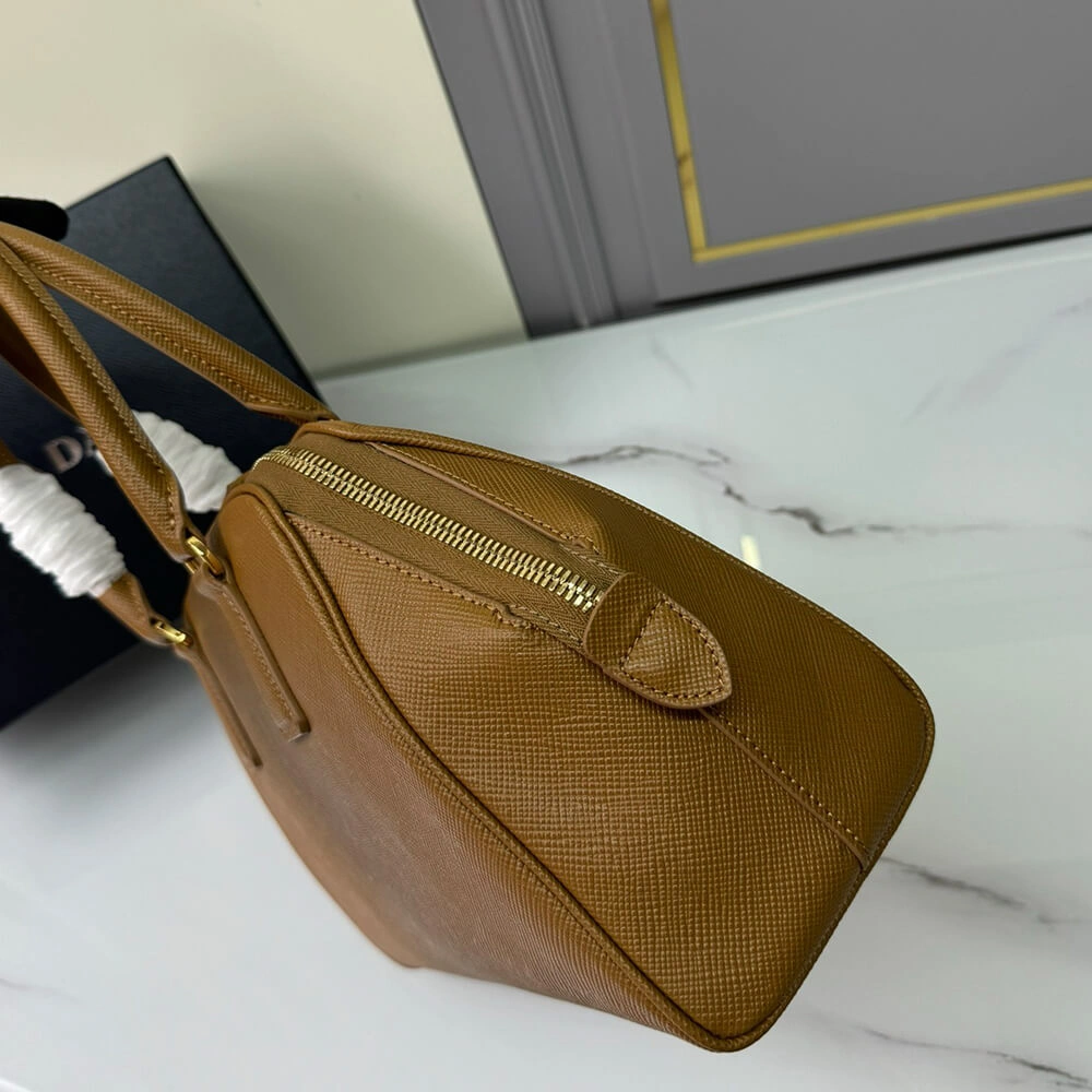 Classic Prada Medium Saffiano leather bag(high-end grade) 2917