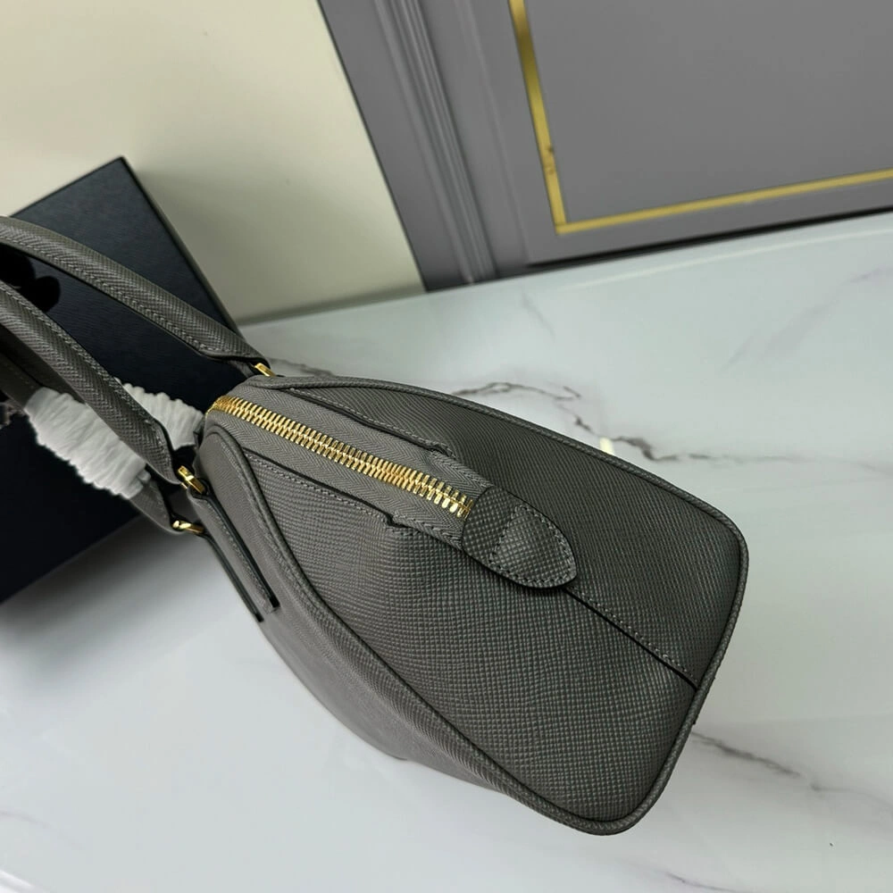 Prada Medium Saffiano leather bag(high-end grade) Youthful 2918