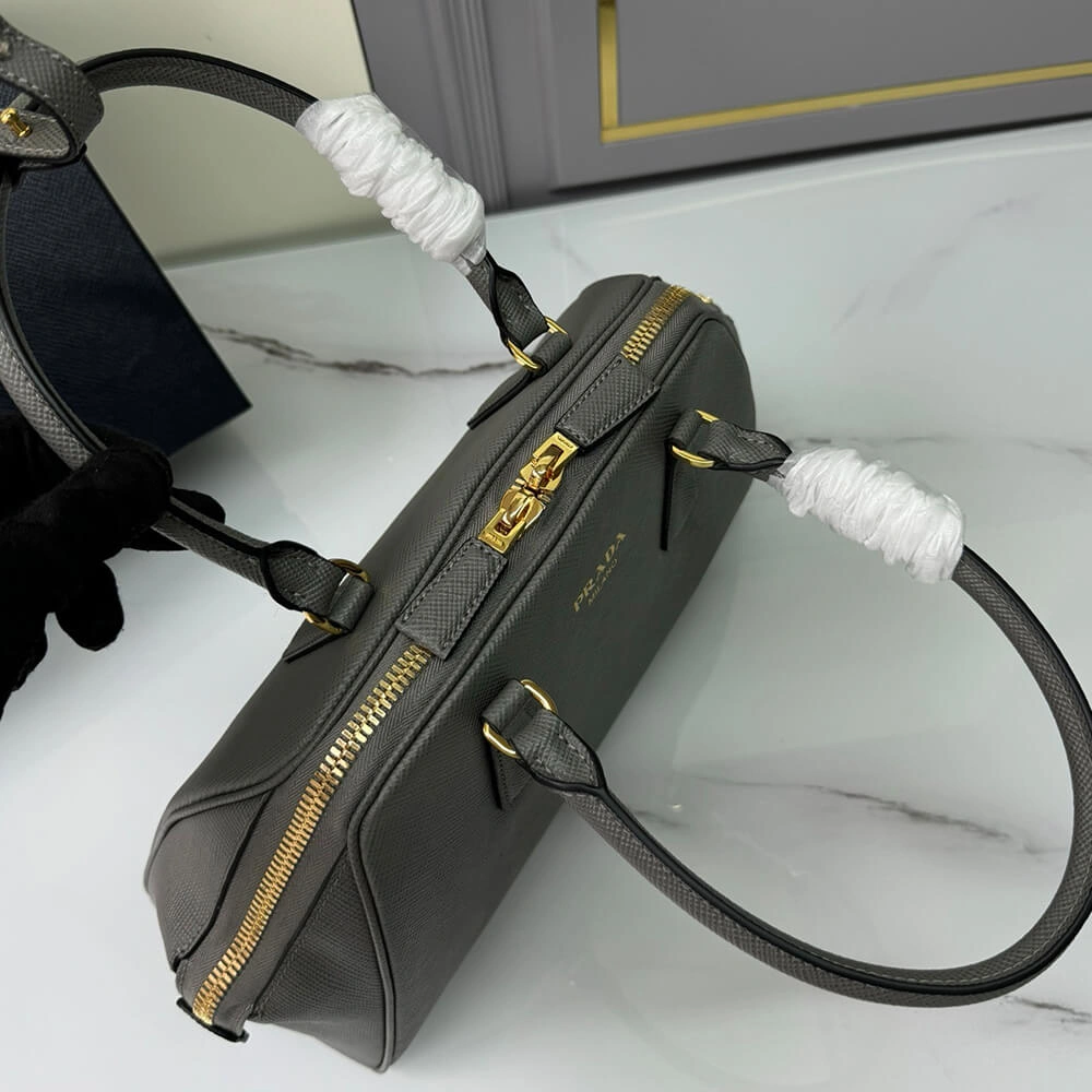 Prada Medium Saffiano leather bag(high-end grade) Youthful 2918