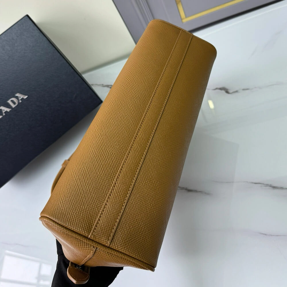 Classic Prada Medium Saffiano leather bag(high-end grade) 2917