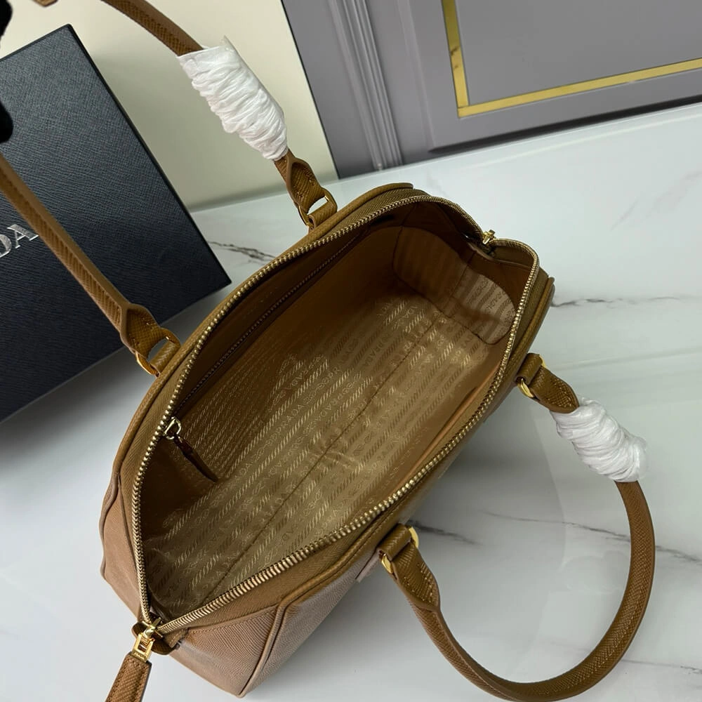 Classic Prada Medium Saffiano leather bag(high-end grade) 2917
