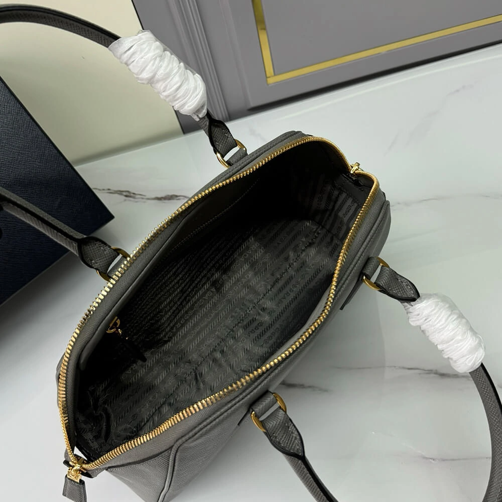 Prada Medium Saffiano leather bag(high-end grade) Youthful 2918