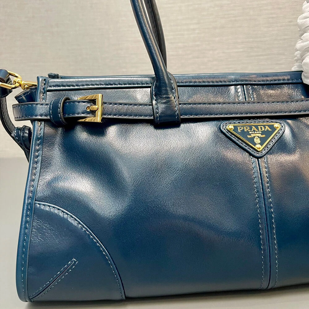Prada Medium leather handbag(high-end grade) Snug 2963