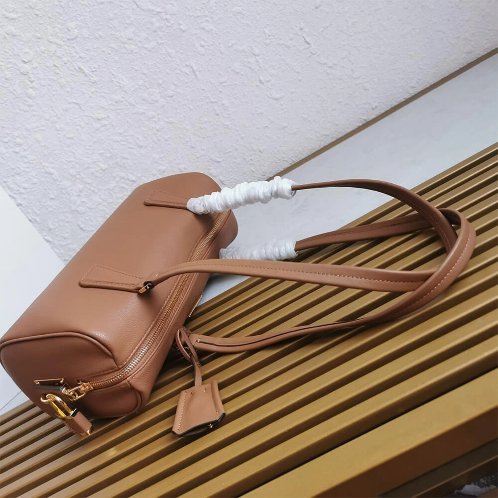 Prada Medium leather top-handle bag with padlock(high-end grade) Comfortable 3033