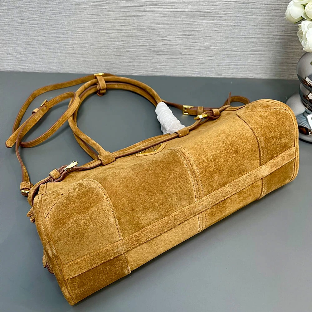 Youthful Prada Medium suede handbag(high-end grade) 2980