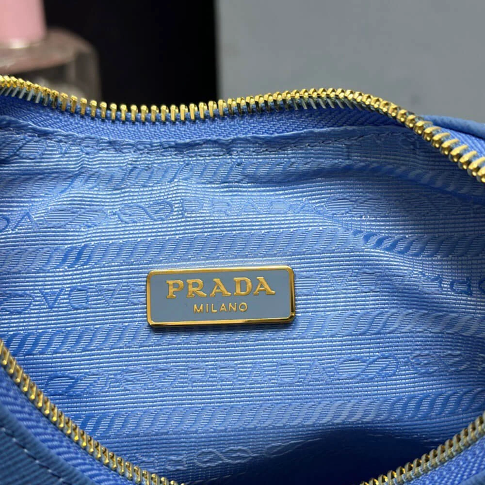 Unique Prada Re-Edition Saffiano leather mini bag 2951