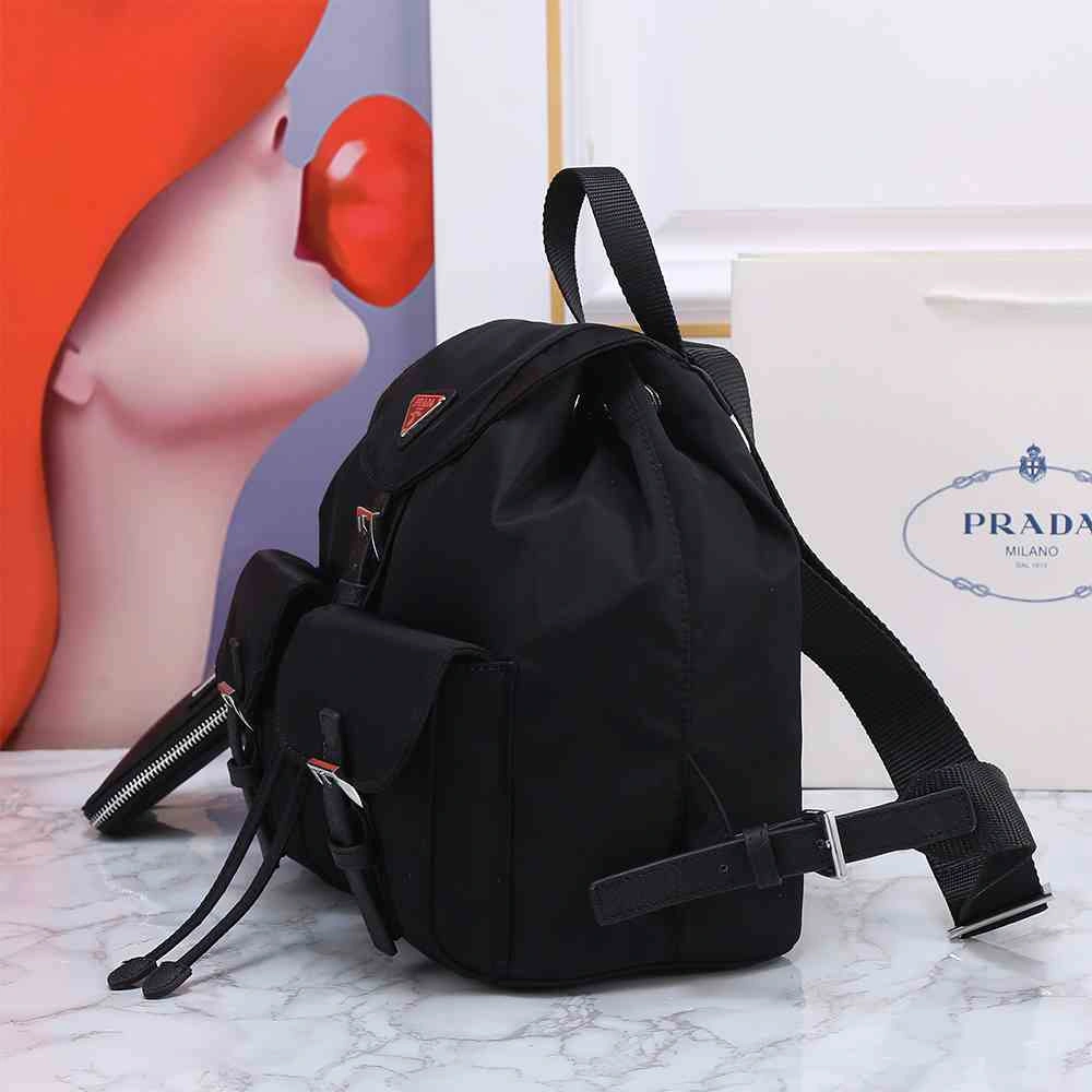 Effortless Prada Re-Nylon medium backpack with pouch 2961