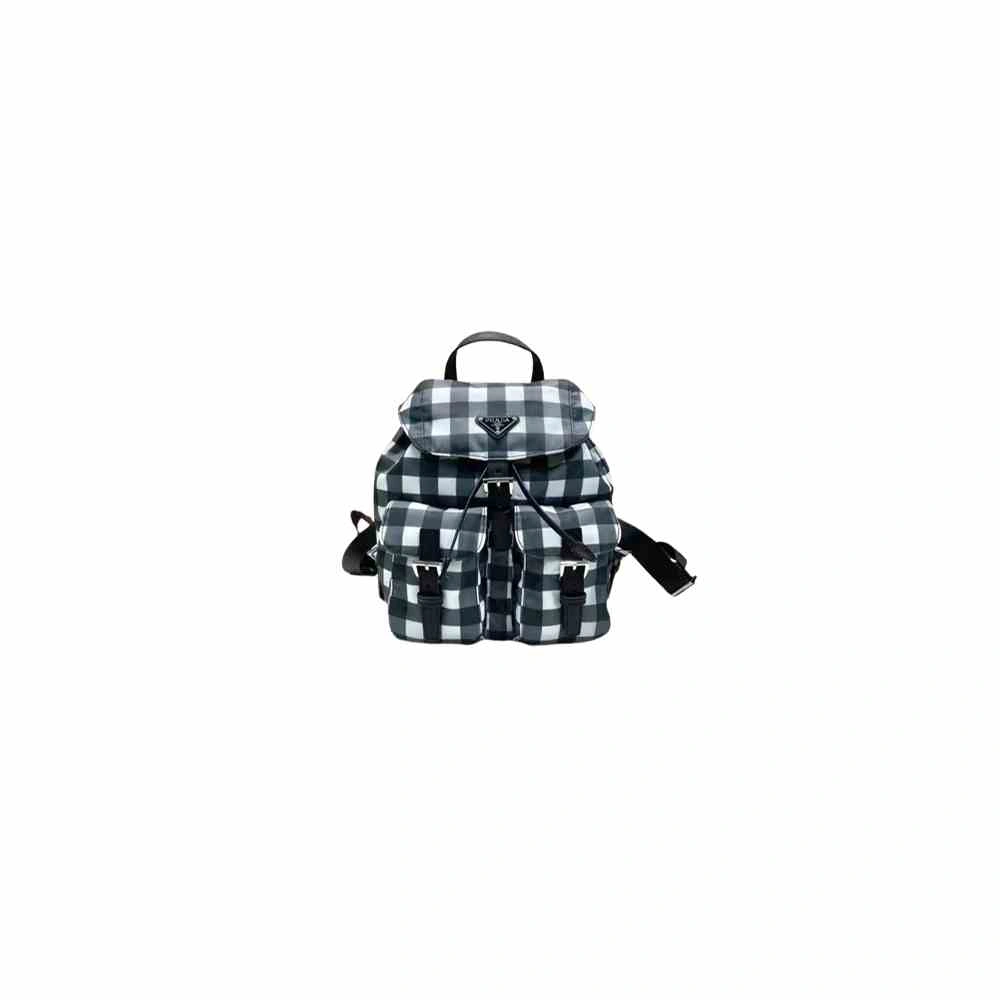 Elegant Prada Small Re-Nylon backpack 2964