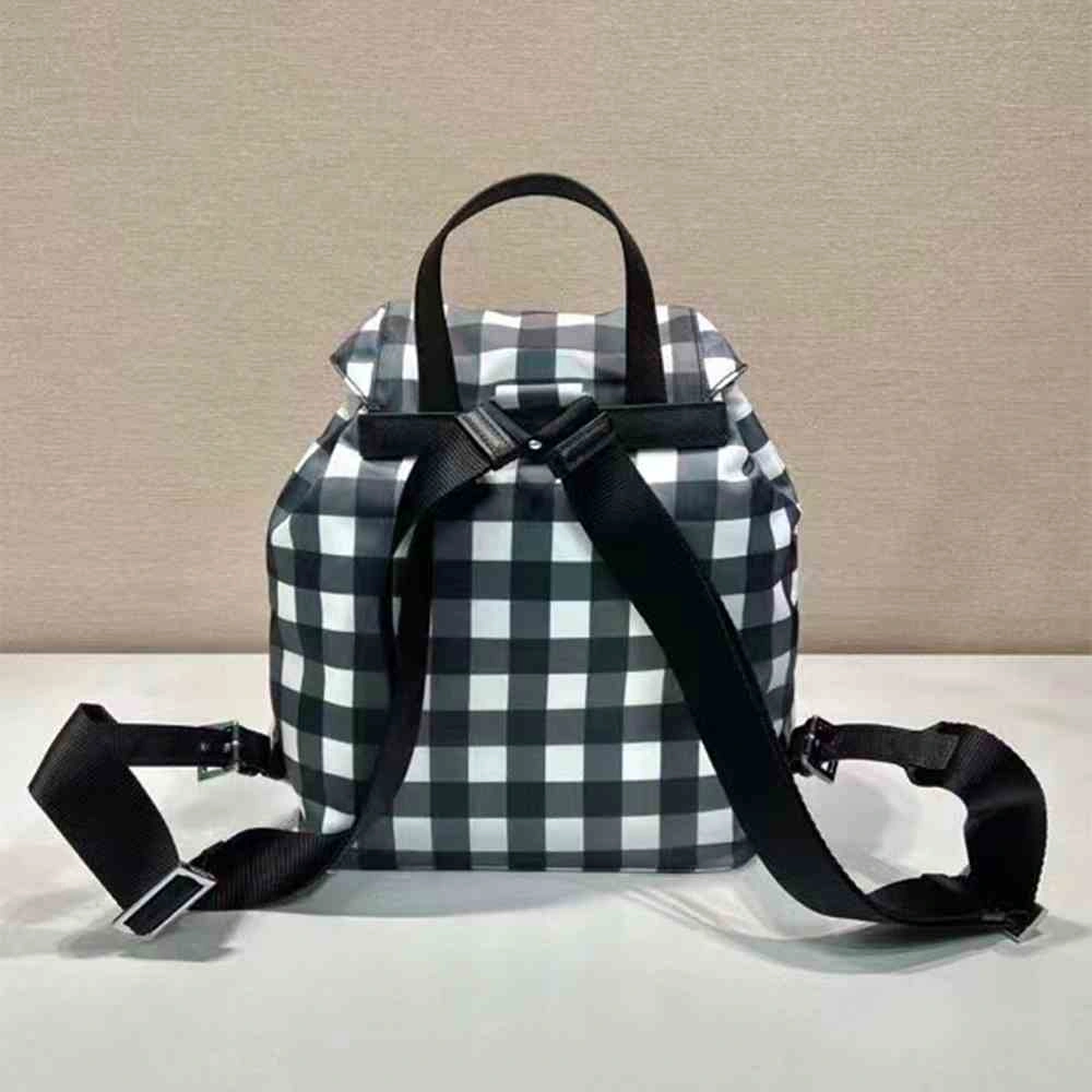 Elegant Prada Small Re-Nylon backpack 2964