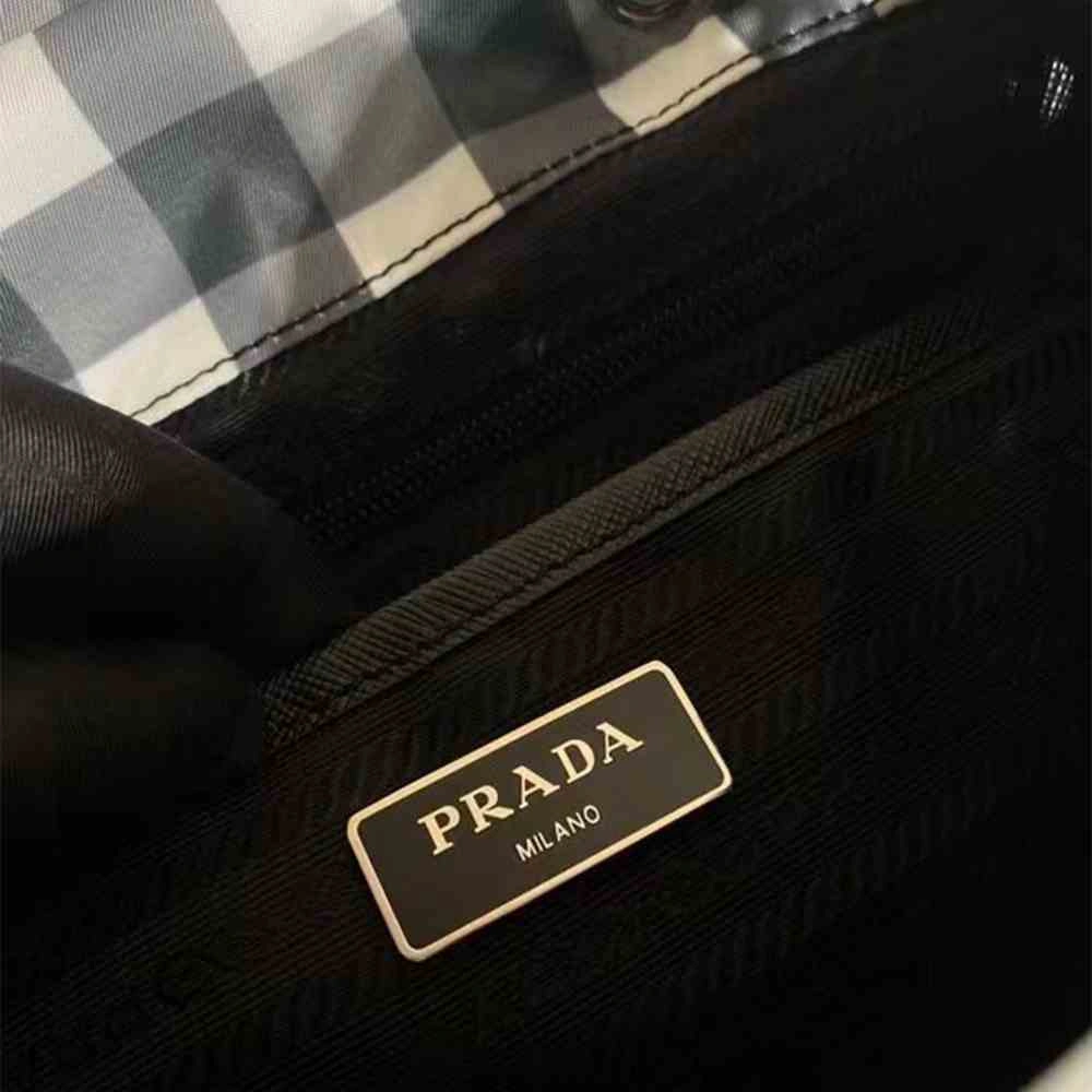 Elegant Prada Small Re-Nylon backpack 2964