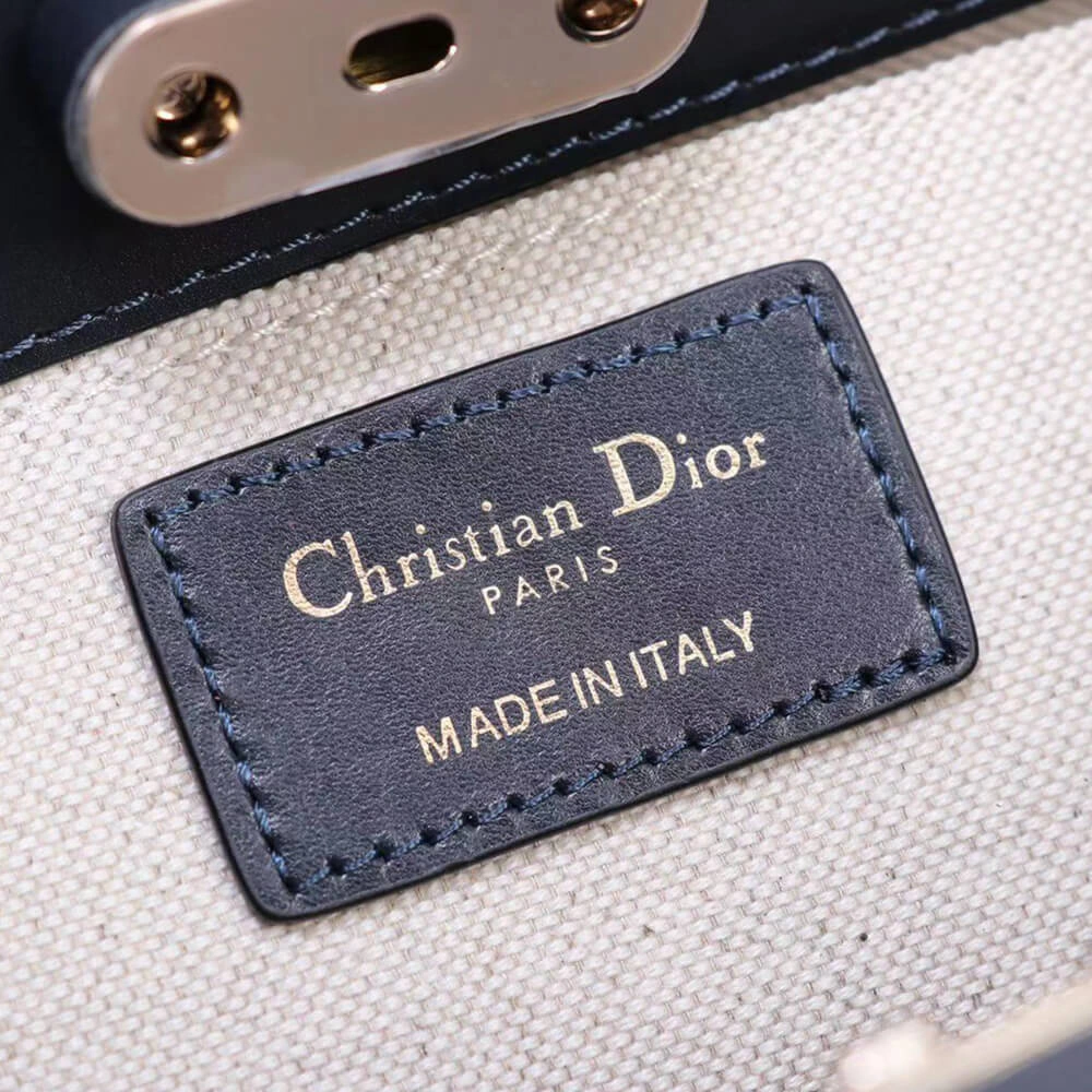 SMALL DIOR KEY BAG FreshLook 2231