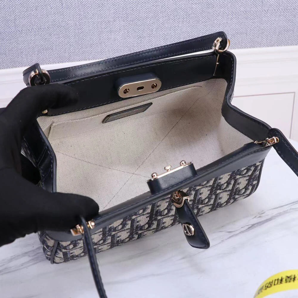 SMALL DIOR KEY BAG FreshLook 2231