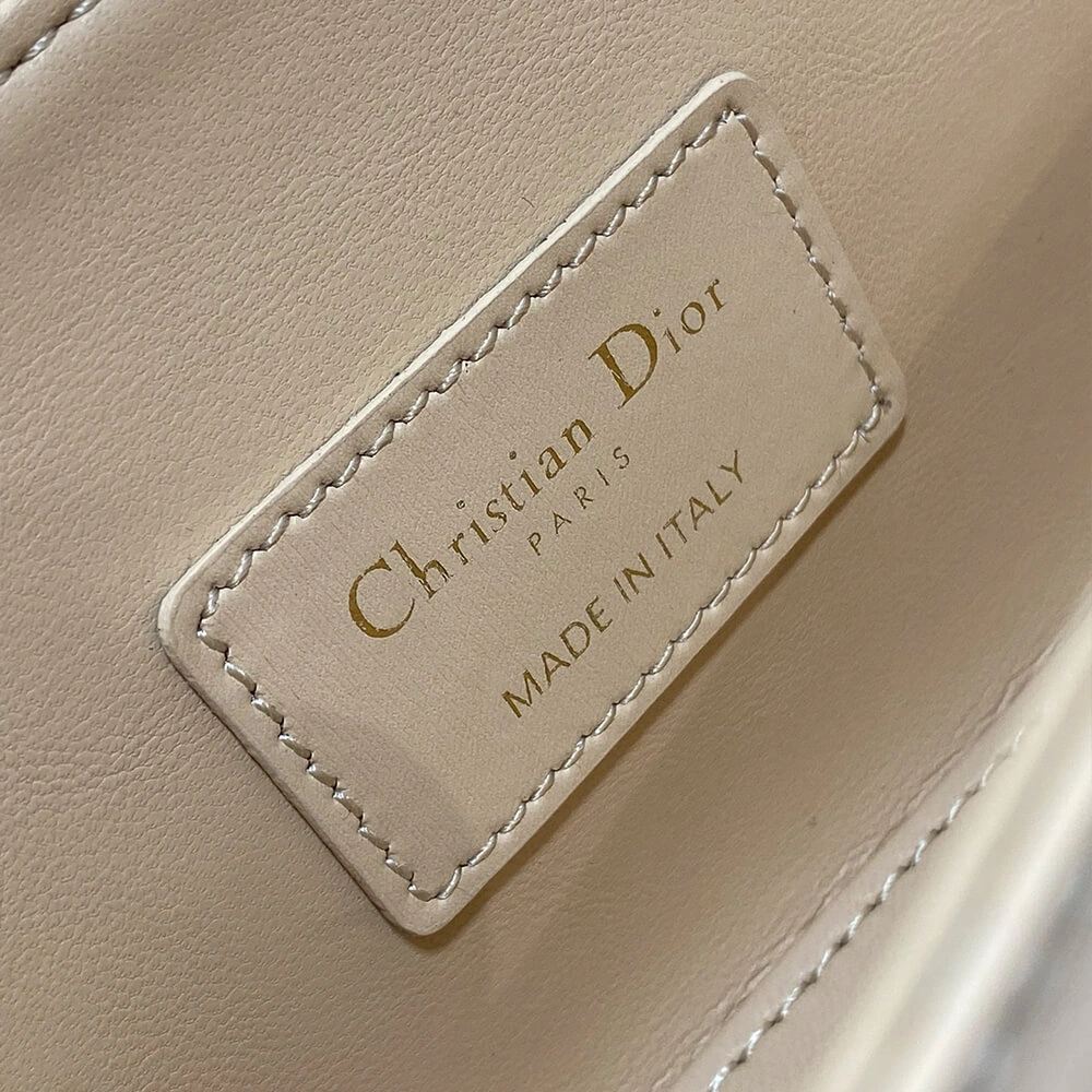 FastDry Small 30 Montaigne Avenue Top Handle Bag 2172