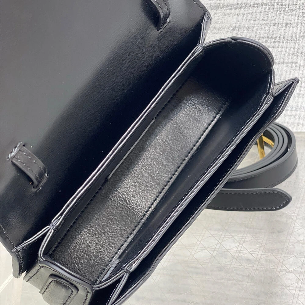 Small 30 Montaigne Avenue Top Handle Bag AllSeason 2168