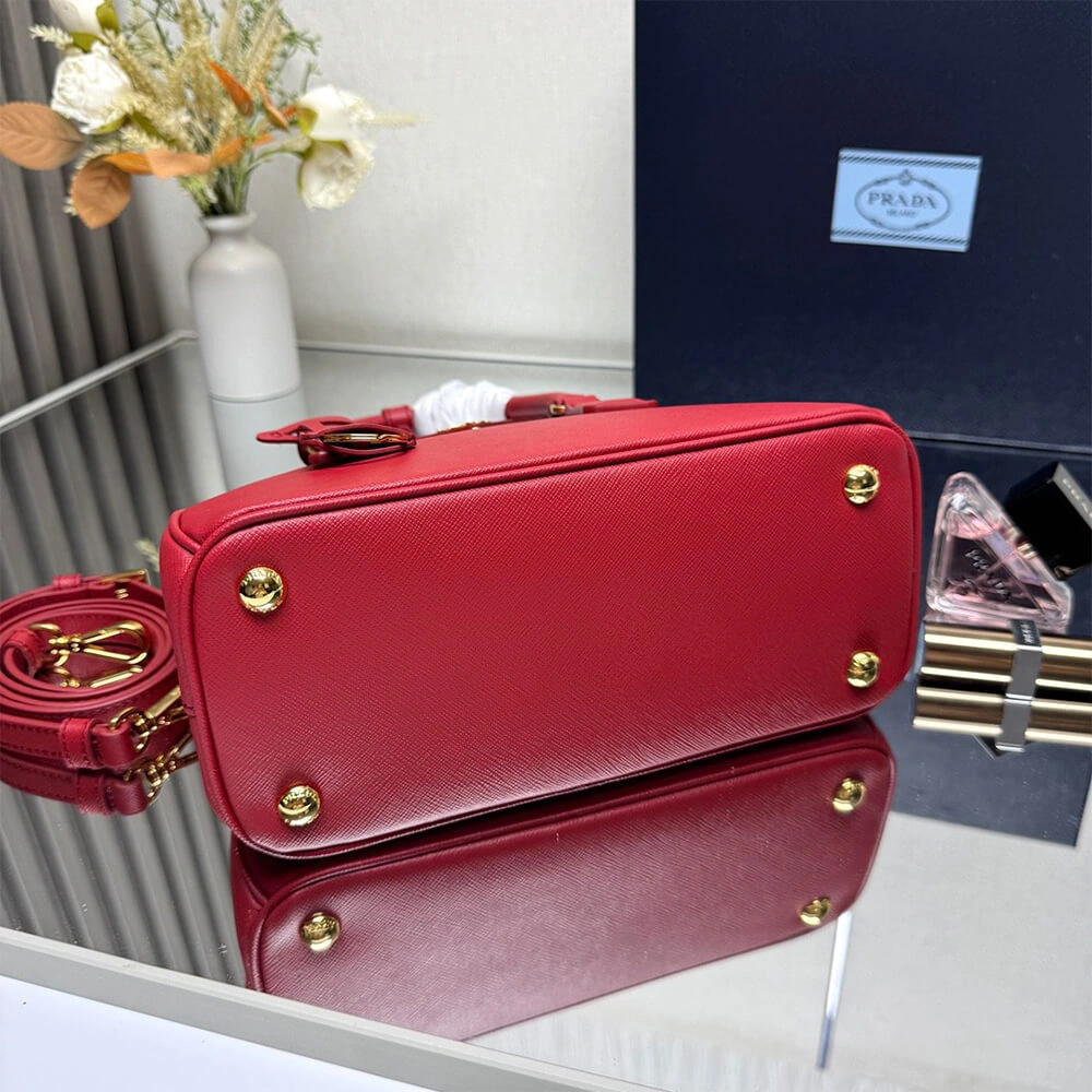 OnTrend Small Prada Galleria Saffiano leather bag 2953