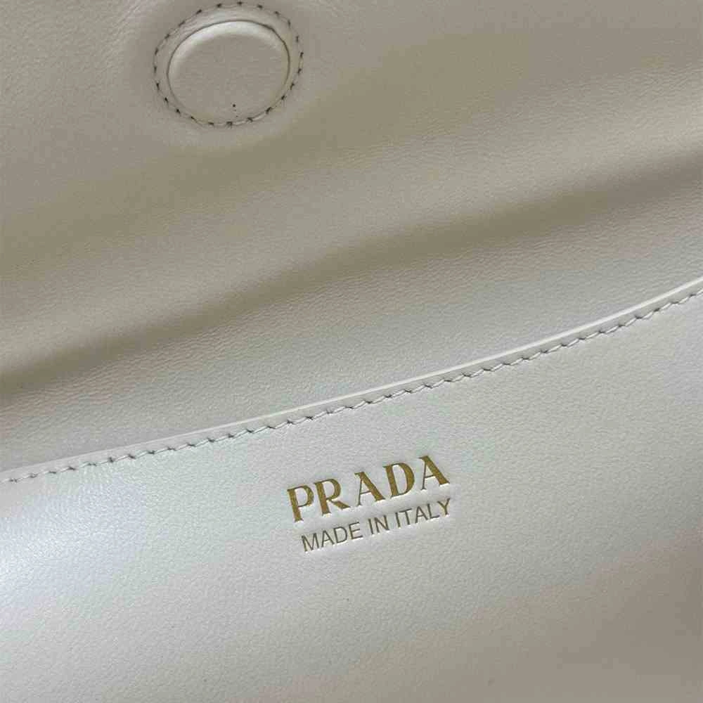 Small Prada Tumulte nappa leather bag(HIGH-END GRADE) Sustainable 2914
