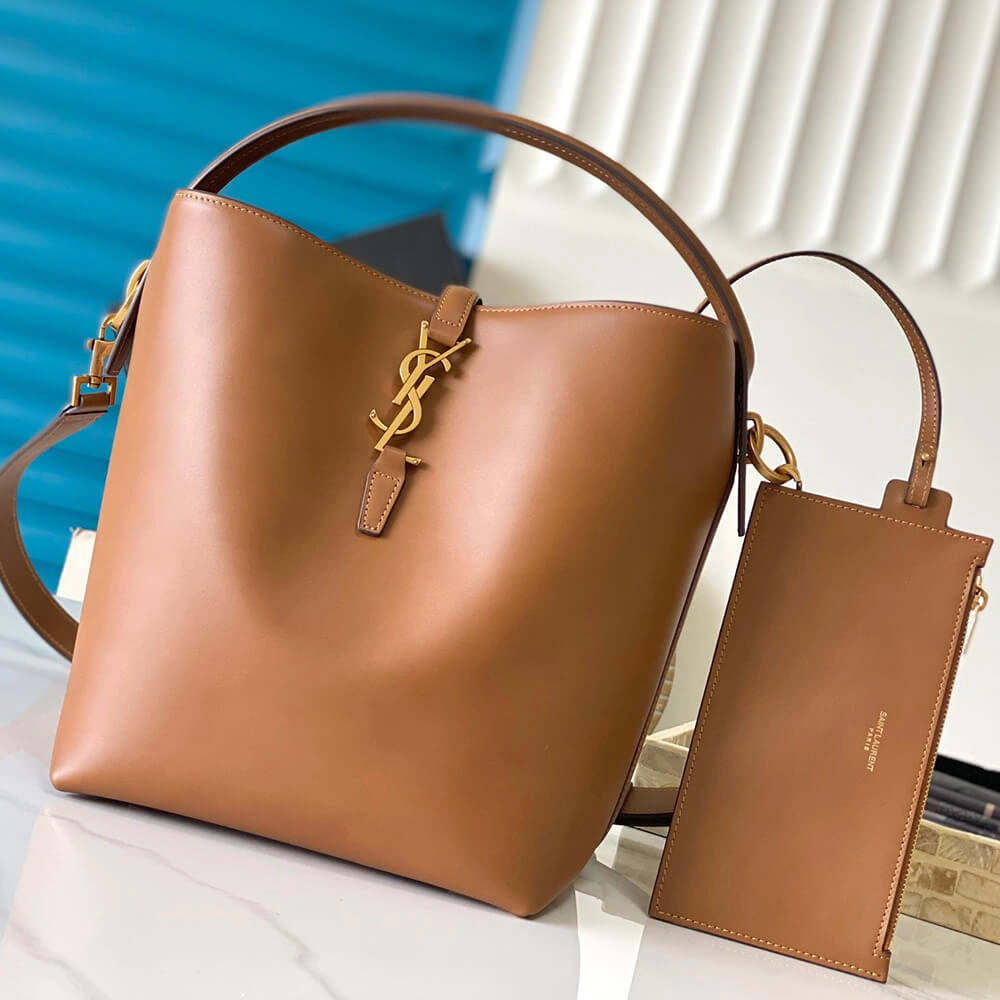 Tailored YSL LE 37 in shiny leather 2620
