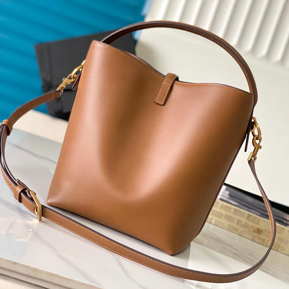 Tailored YSL LE 37 in shiny leather 2620
