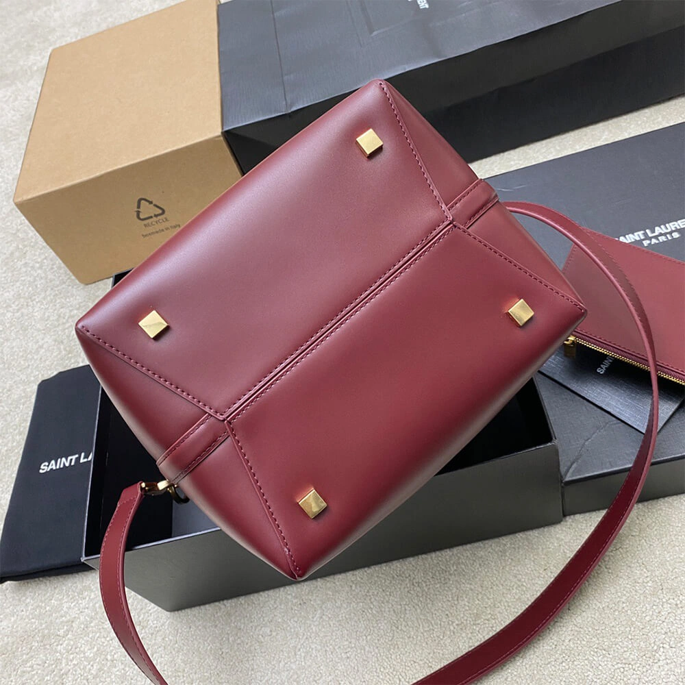 YSL LE 37 in shiny leather Refined 2611