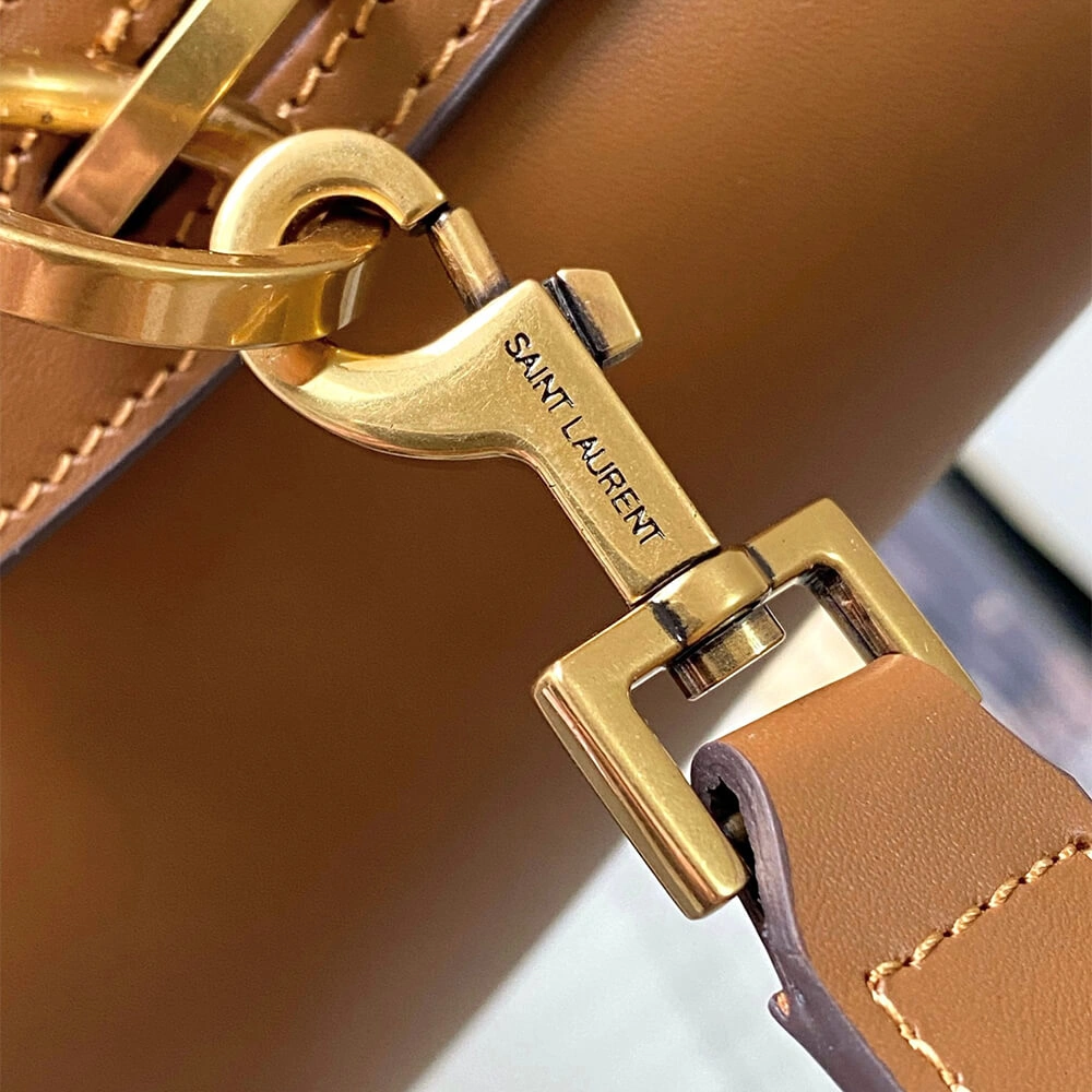 Tailored YSL LE 37 in shiny leather 2620