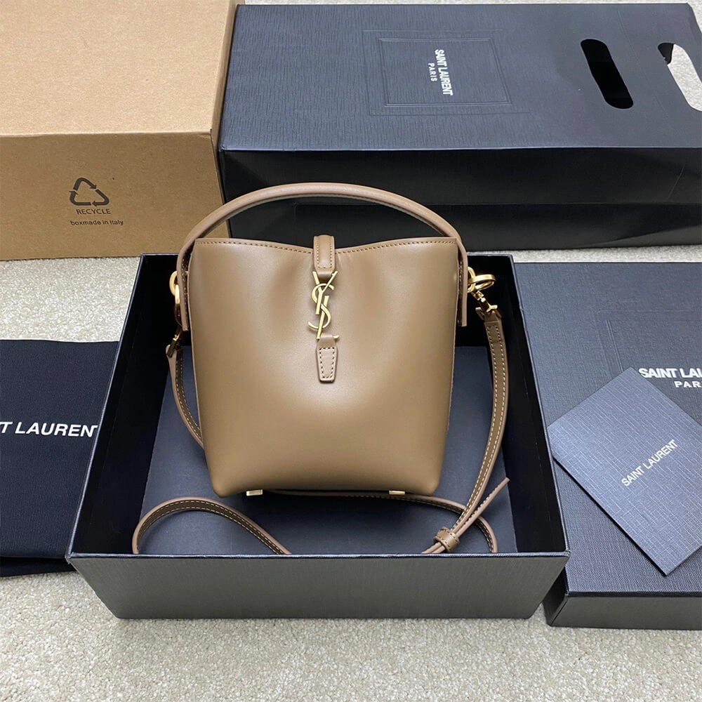 Trendy YSL LE 37 mini in shiny leather 2680
