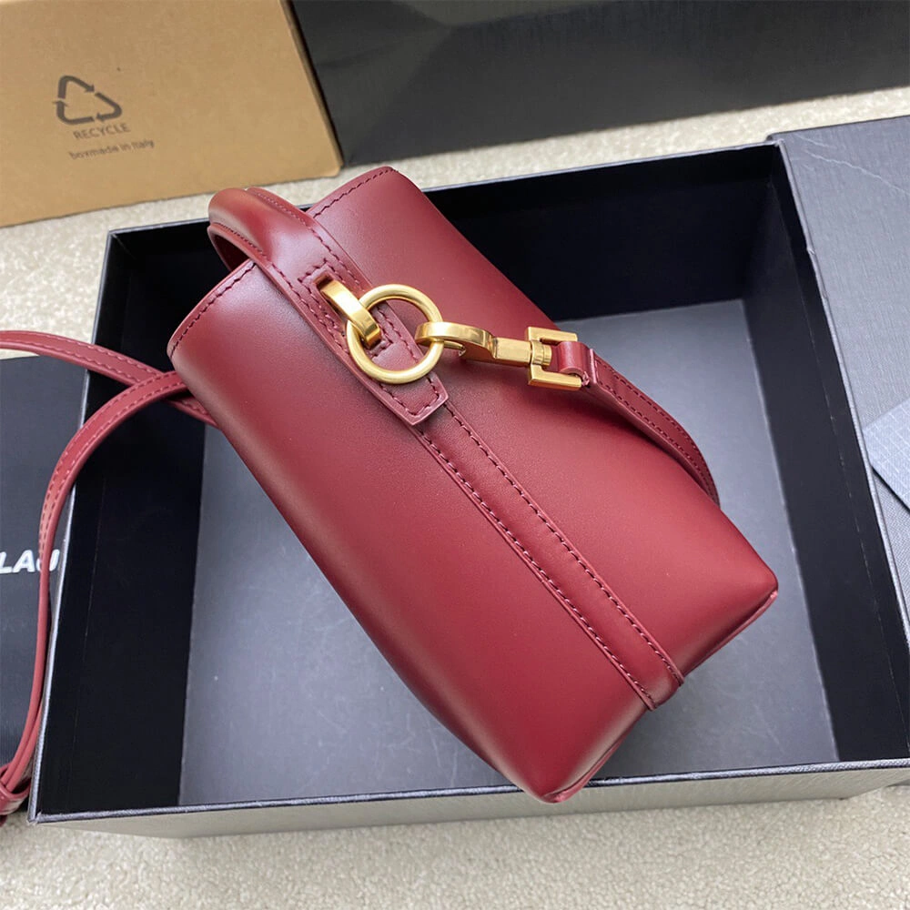 RelaxedFit YSL LE 37 mini in shiny leather 2594