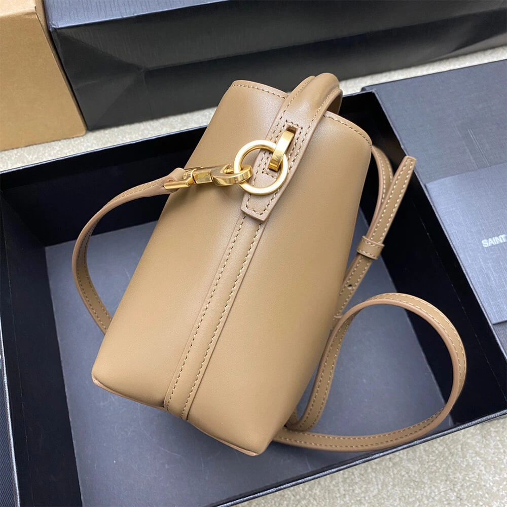 Trendy YSL LE 37 mini in shiny leather 2680