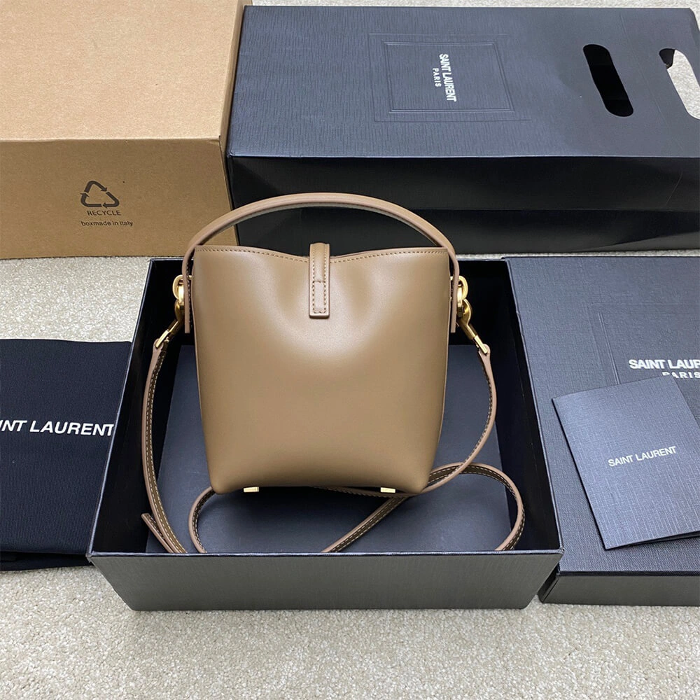Trendy YSL LE 37 mini in shiny leather 2680