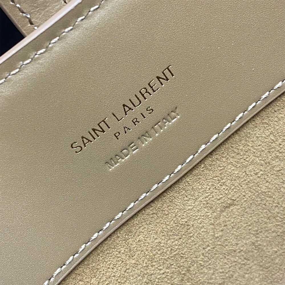 Trendy YSL LE 37 mini in shiny leather 2680