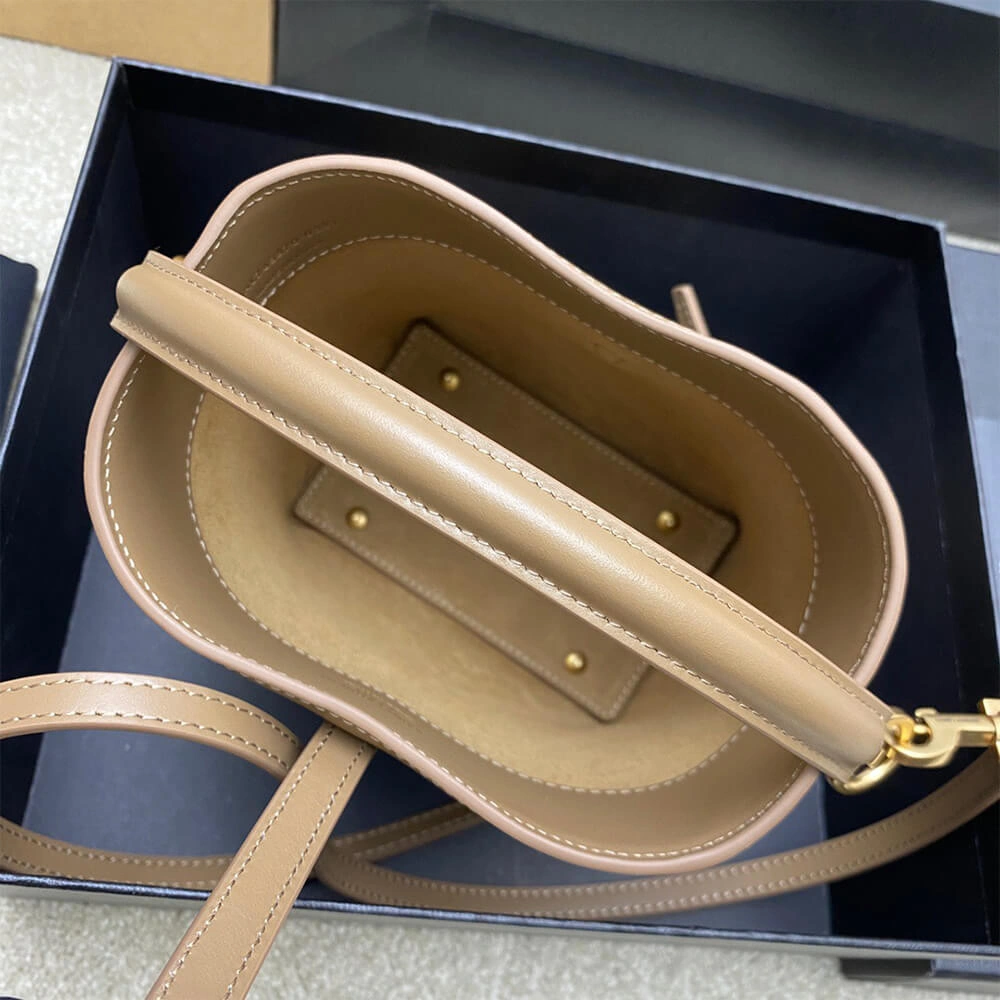 Trendy YSL LE 37 mini in shiny leather 2680