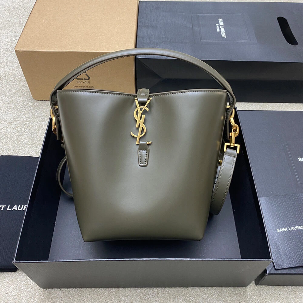 Compact YSL LE 37 small in shiny leather 2641