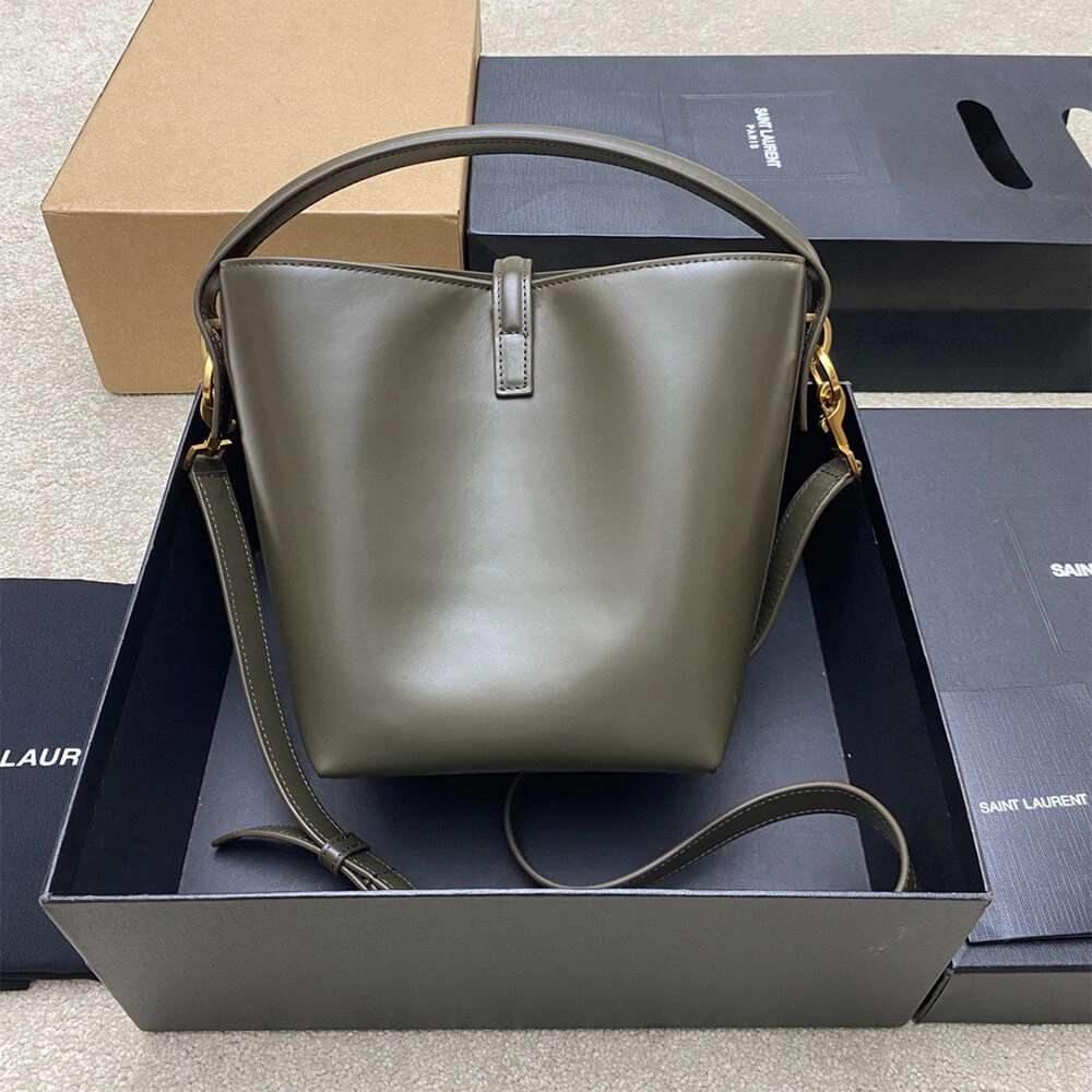 Compact YSL LE 37 small in shiny leather 2641