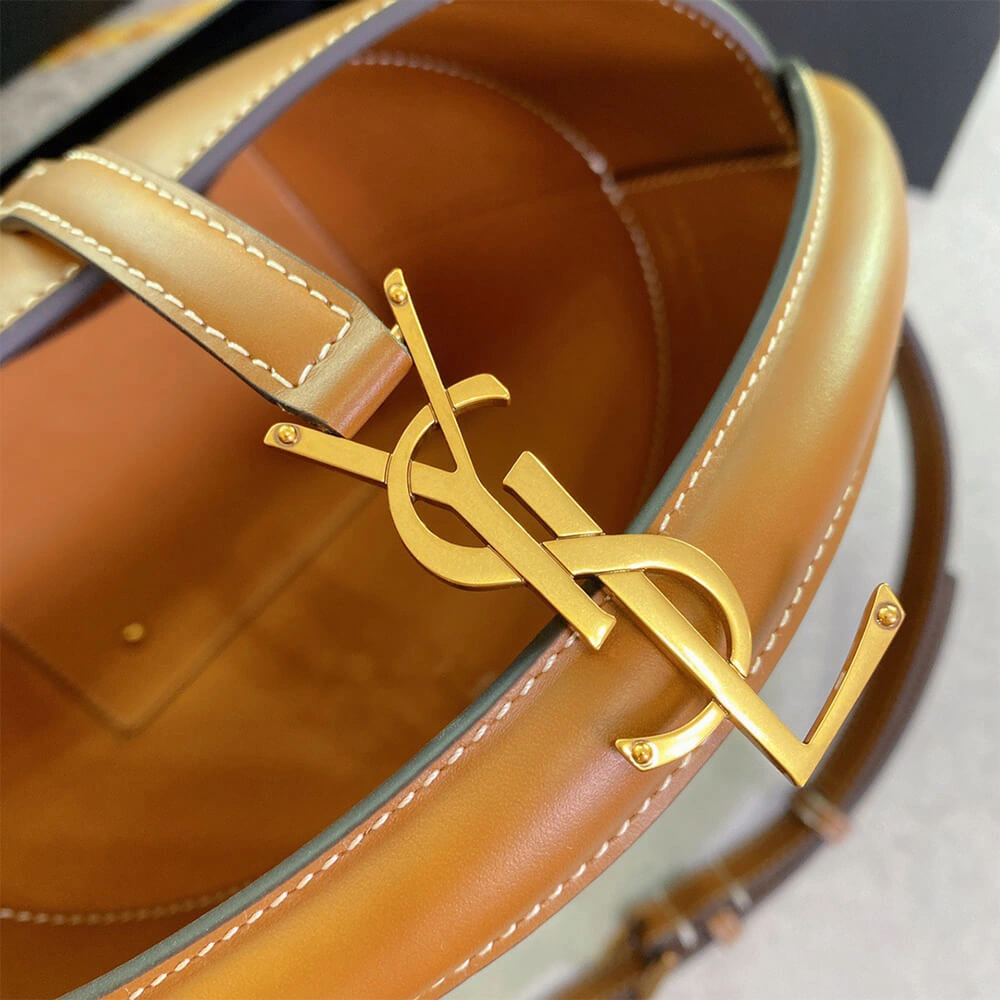 Comfortable YSL LE 37 small in shiny leather 2610