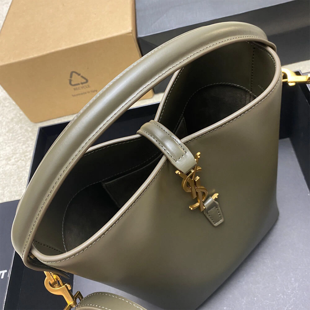 Compact YSL LE 37 small in shiny leather 2641