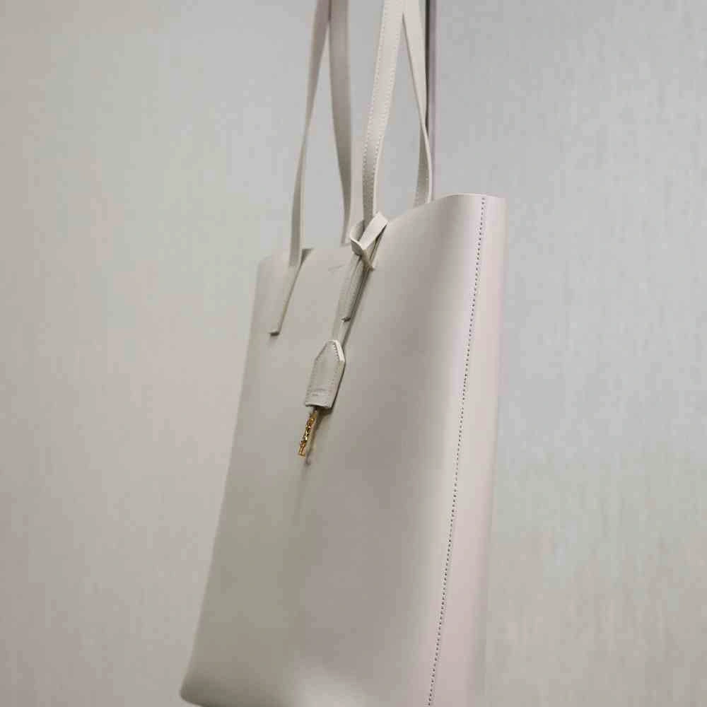 Versatile YSL SHOPPING SAINT LAURENT IN LEATHER 2598