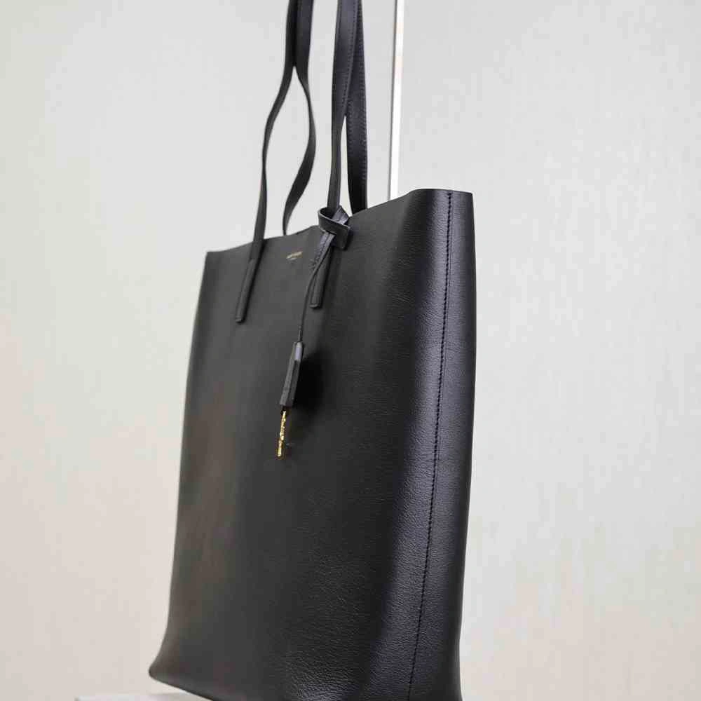 Cozy YSL SHOPPING SAINT LAURENT IN LEATHER 2590